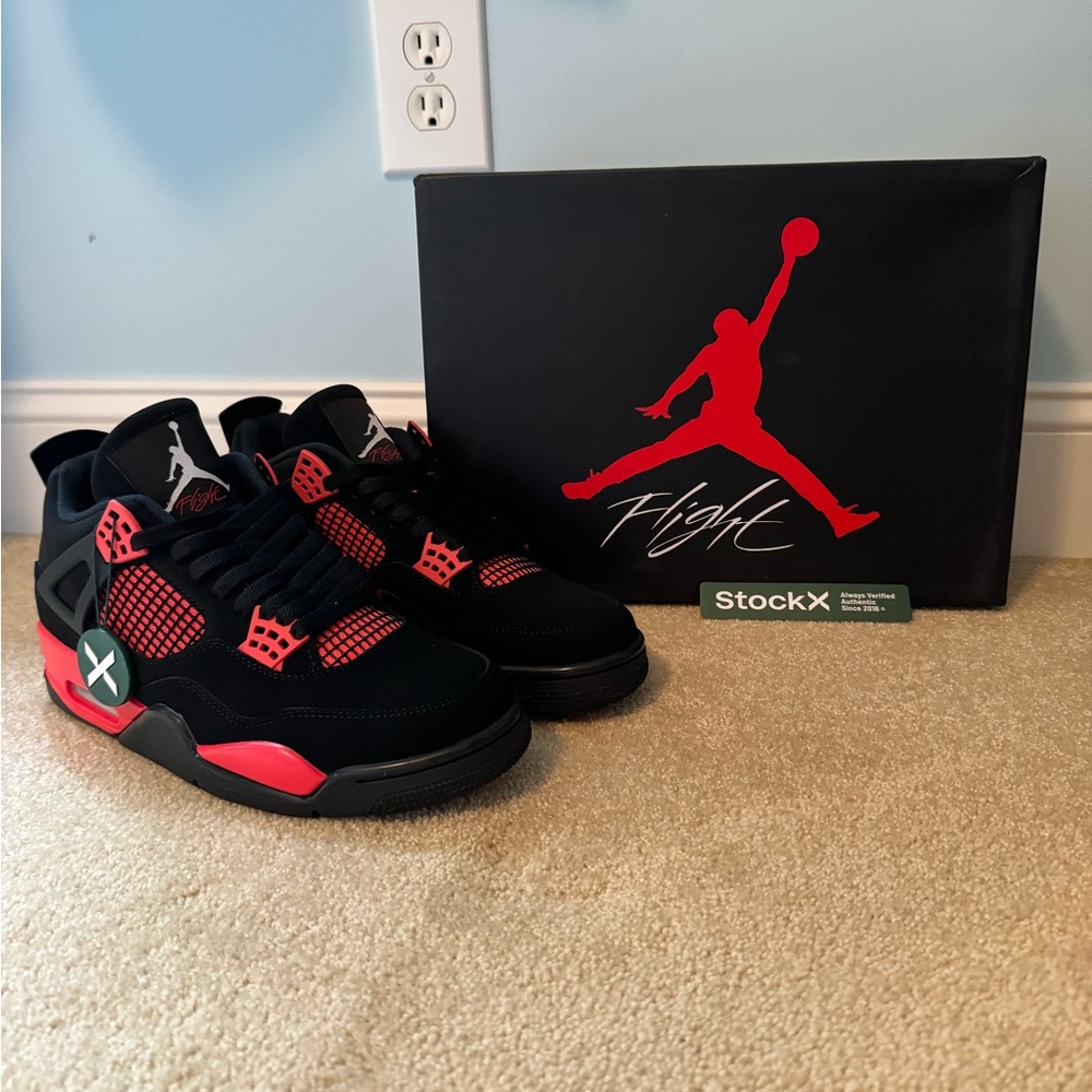 Jordan 4 thunder red